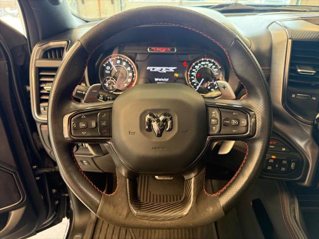 Photo of 2022 Diamond Black Crystal Pearlcoat RAM 1500