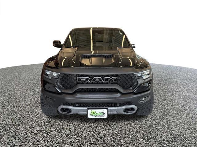 Photo of 2022 Diamond Black Crystal Pearlcoat RAM 1500