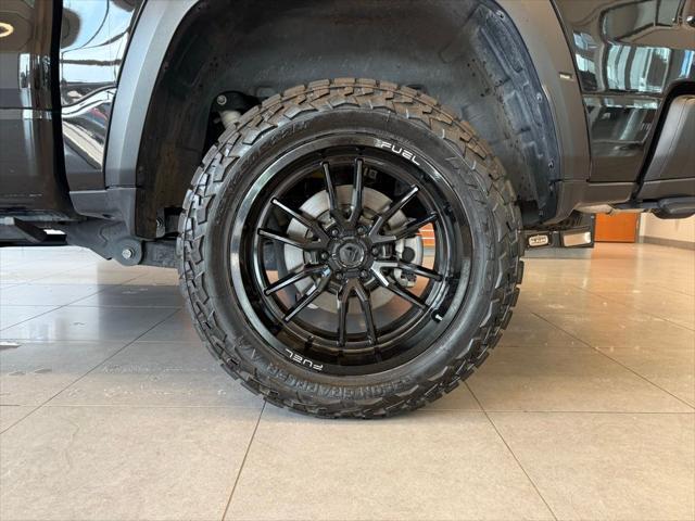 Photo of 2022 Diamond Black Crystal Pearlcoat RAM 1500