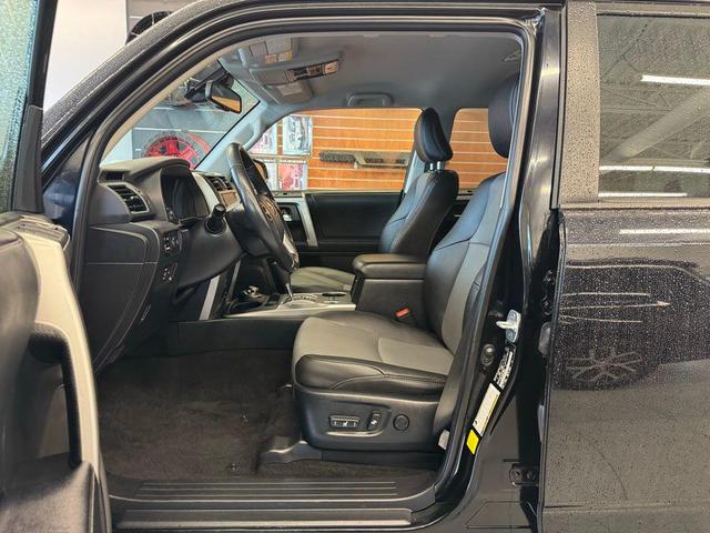 Photo of 2024 Midnight Black Metallic Toyota 4Runner