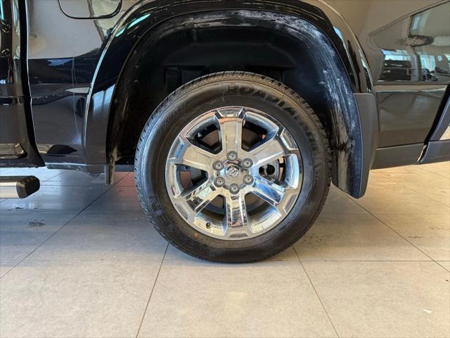 Photo of 2025 Diamond Black Crystal Pearlcoat RAM 1500