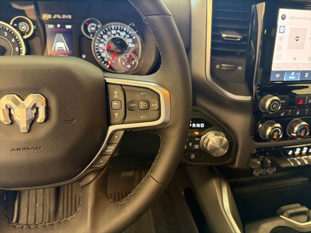 Photo of 2025 Diamond Black Crystal Pearlcoat RAM 1500