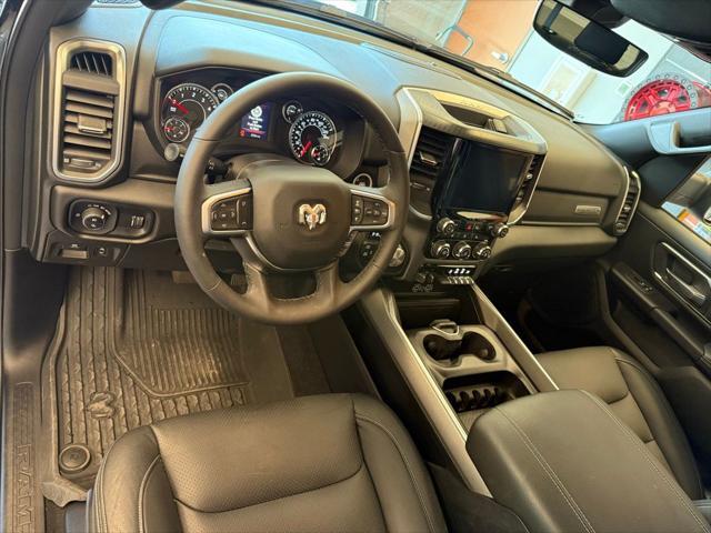 Photo of 2025 Diamond Black Crystal Pearlcoat RAM 1500