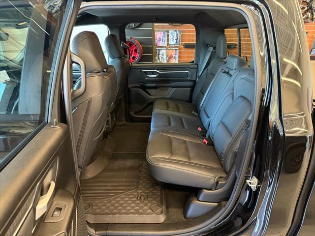 Photo of 2025 Diamond Black Crystal Pearlcoat RAM 1500