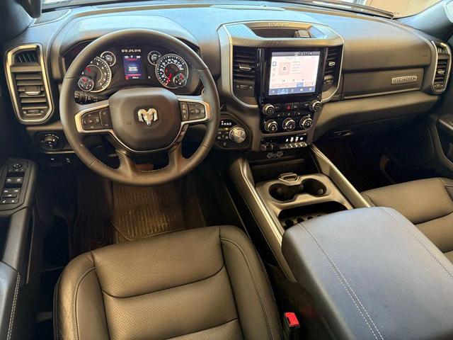 Photo of 2025 Diamond Black Crystal Pearlcoat RAM 1500