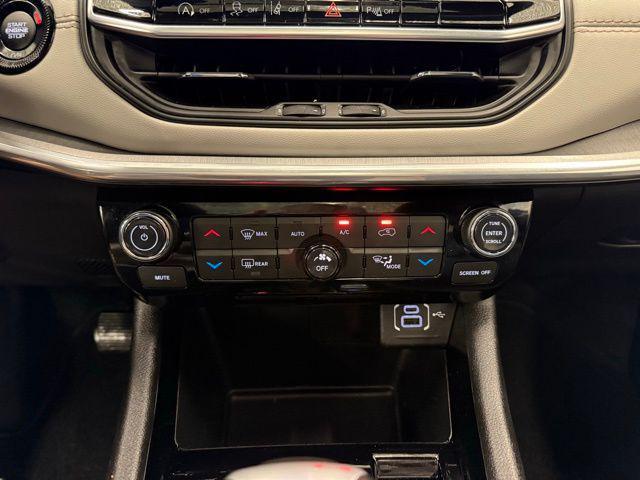 Photo of 2024 Bright White Clearcoat Jeep Compass