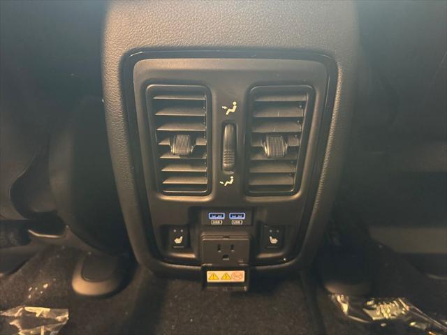 Photo of 2025 DB Black Crystal Clearcoat Dodge Durango