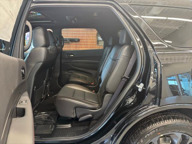 Photo of 2025 DB Black Crystal Clearcoat Dodge Durango