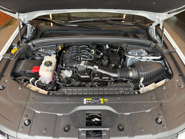 Photo of 2024 Bright White Clearcoat Jeep Grand Cherokee L
