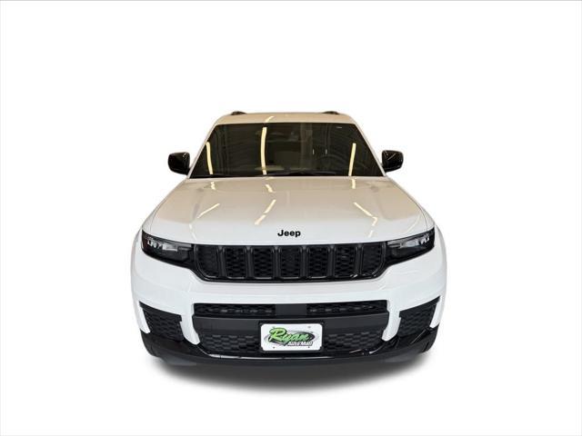 Photo of 2024 Bright White Clearcoat Jeep Grand Cherokee L
