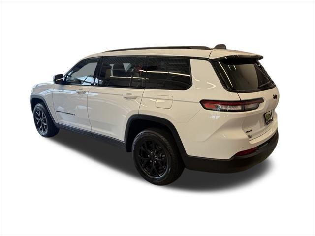 Photo of 2024 Bright White Clearcoat Jeep Grand Cherokee L