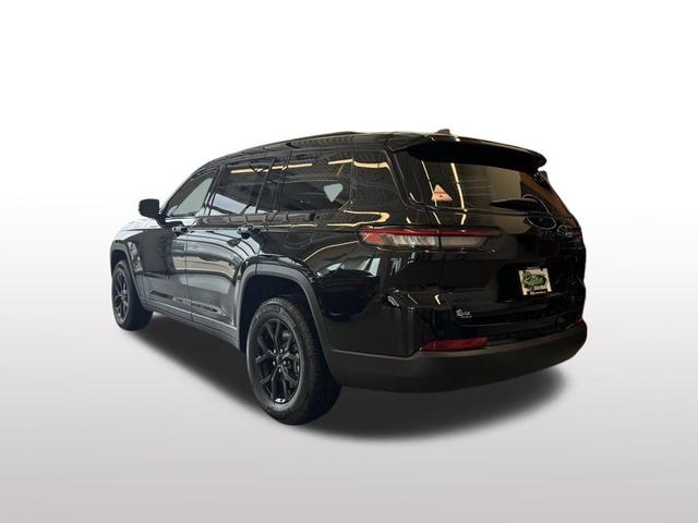 Photo of 2025 Diamond Black Crystal Pearlcoat Jeep Grand Cherokee L
