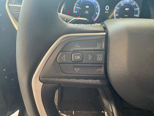 Photo of 2025 Diamond Black Crystal Pearlcoat Jeep Grand Cherokee L
