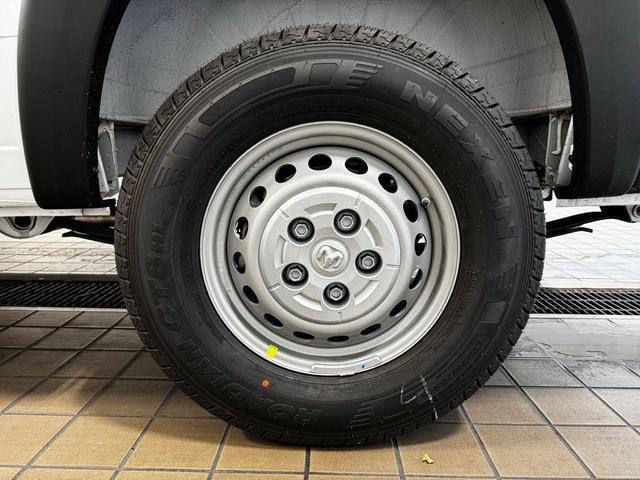 Photo of 2025 Bright White Clearcoat RAM ProMaster 2500
