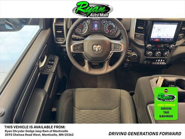 Photo of 2025 Diamond Black Crystal Pearlcoat RAM 1500