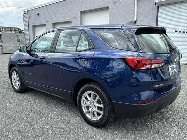 Photo of 2022 Blue Glow Metallic Chevrolet Equinox