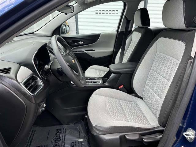 Photo of 2022 Blue Glow Metallic Chevrolet Equinox