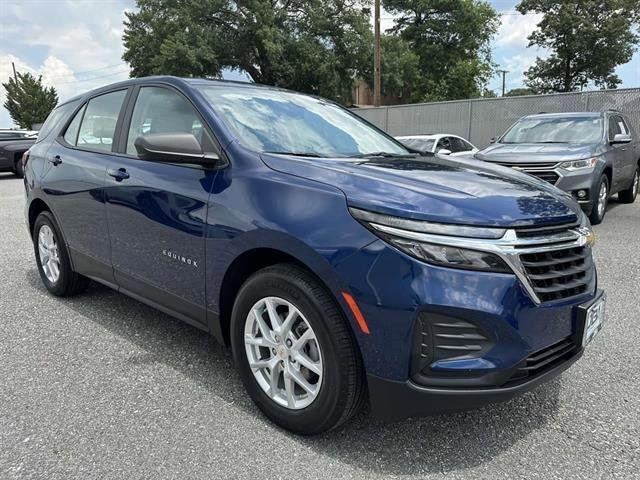 Photo of 2022 Blue Glow Metallic Chevrolet Equinox