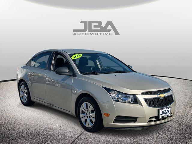 Photo of 2014 Champagne Silver Chevrolet Cruze