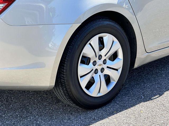 Photo of 2014 Champagne Silver Chevrolet Cruze