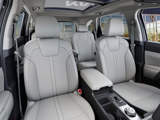 Photo of 2025 Steel Gray Kia Sorento Hybrid