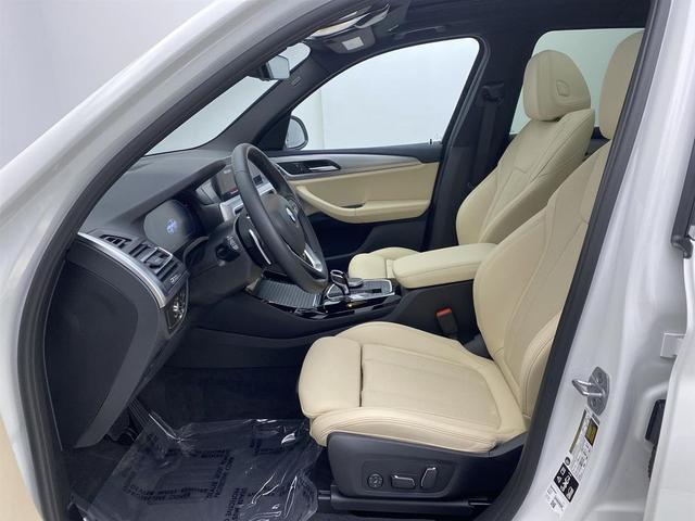Photo of 2024 Alpine White BMW X3