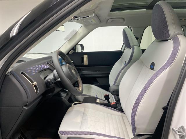 Photo of 2025 Nanuq White Metallic MINI Countryman