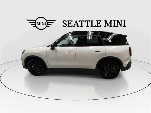 Photo of 2025 Nanuq White Metallic MINI Countryman