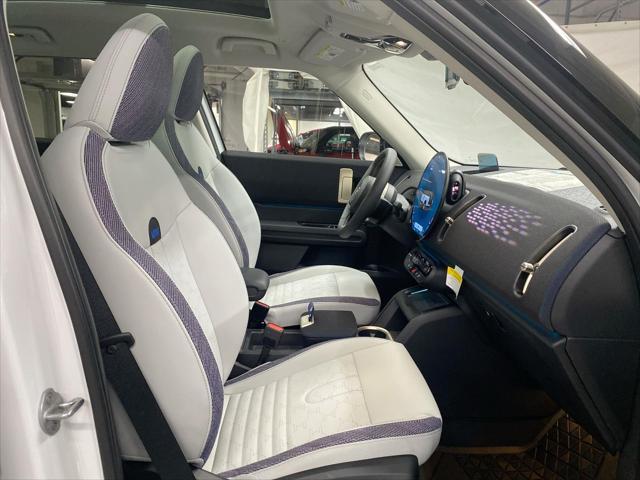 Photo of 2025 Nanuq White Metallic MINI Countryman