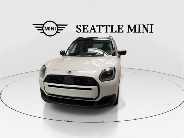 Photo of 2025 Nanuq White Metallic MINI Countryman