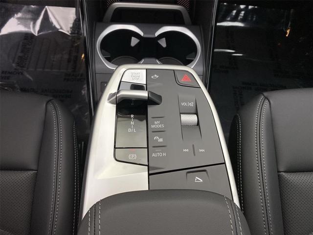Photo of 2025 Black Sapphire Metallic BMW X1