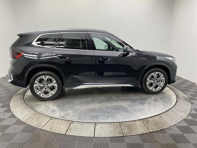 Photo of 2025 Black Sapphire Metallic BMW X1
