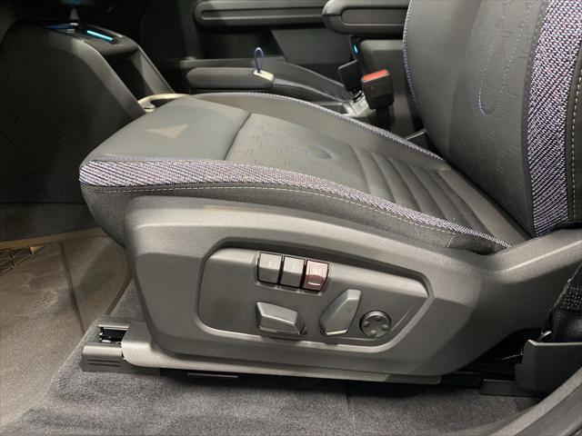 Photo of 2025 Blazing Blue Metallic MINI Countryman