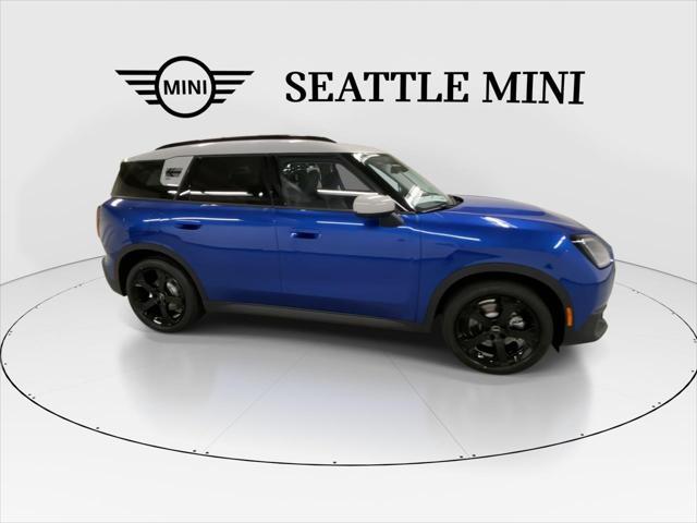 Photo of 2025 Blazing Blue Metallic MINI Countryman