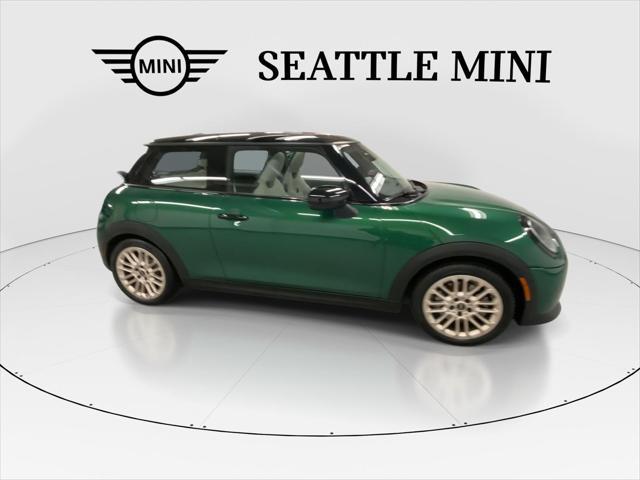 Photo of 2025 British Racing Green IV Metallic MINI Hardtop