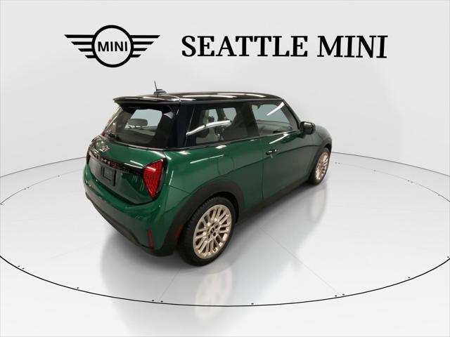 Photo of 2025 British Racing Green IV Metallic MINI Hardtop