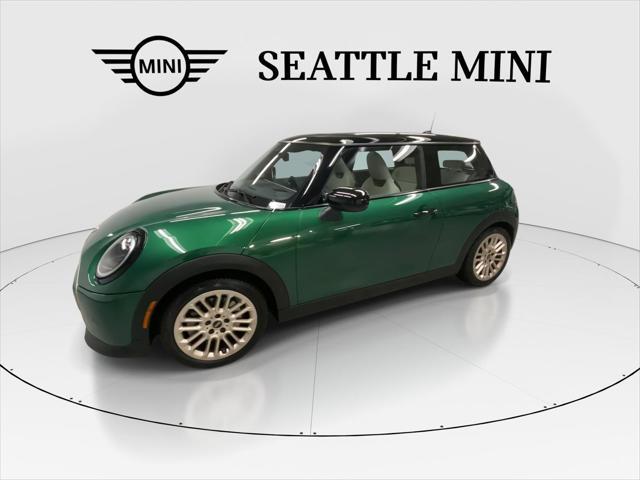Photo of 2025 British Racing Green IV Metallic MINI Hardtop