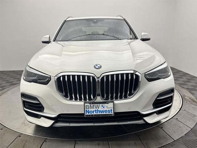 Photo of 2023 Alpine White BMW X5