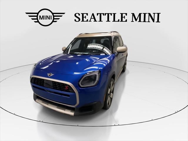 Photo of 2025 Blazing Blue Metallic MINI Countryman