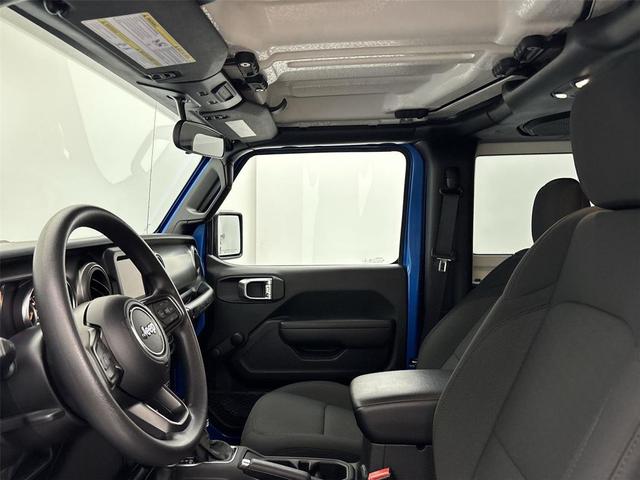 Photo of 2022 Hydro Blue Pearlcoat Jeep Wrangler