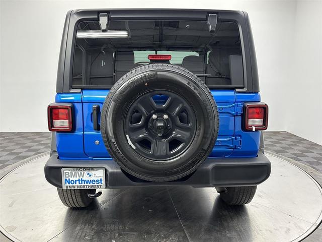Photo of 2022 Hydro Blue Pearlcoat Jeep Wrangler