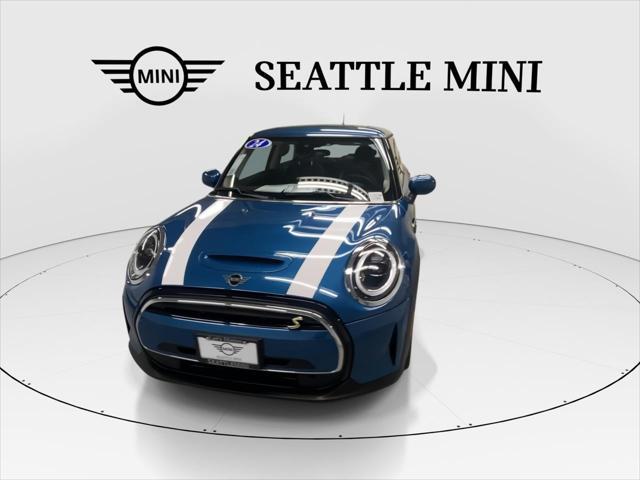Photo of 2024 Island Blue Metallic MINI Hardtop