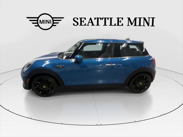 Photo of 2024 Island Blue Metallic MINI Hardtop