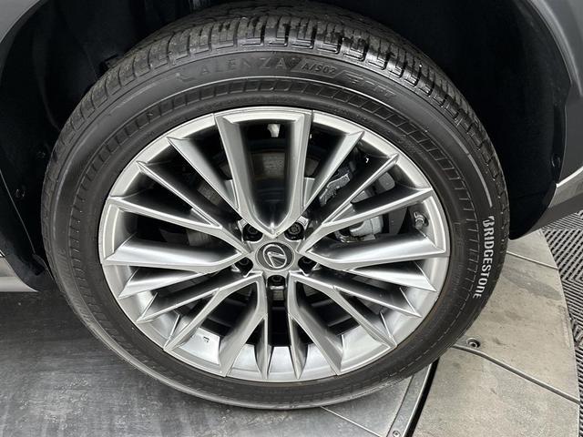 Photo of 2022 Atomic Silver Lexus NX 350