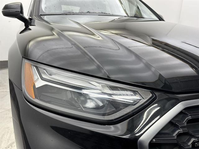 Photo of 2022 Mythos Black Metallic Audi Q5