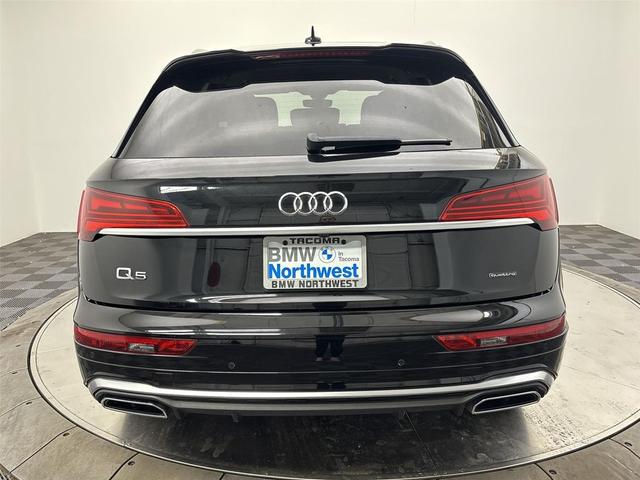 Photo of 2022 Mythos Black Metallic Audi Q5