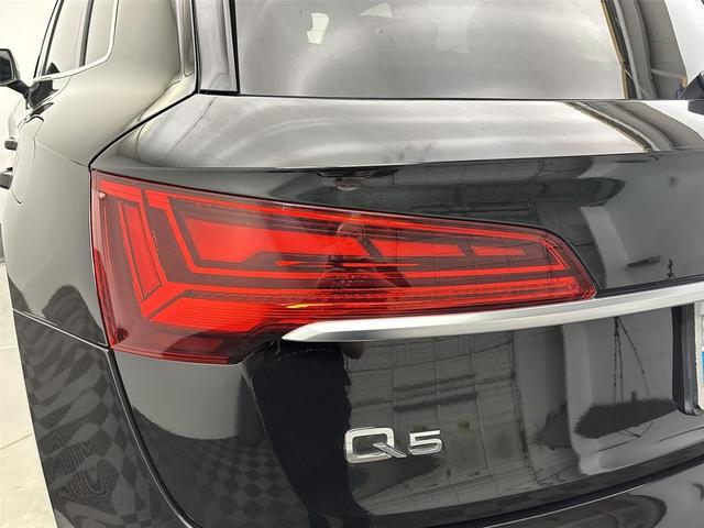 Photo of 2022 Mythos Black Metallic Audi Q5