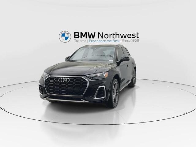 Photo of 2022 Mythos Black Metallic Audi Q5