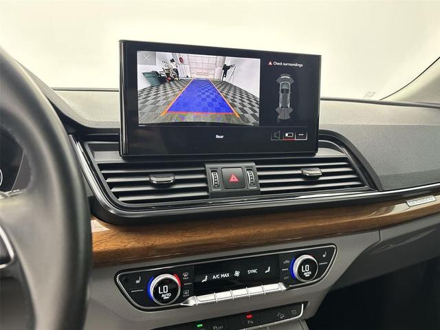 Photo of 2022 Mythos Black Metallic Audi Q5