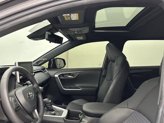 Photo of 2022 Magnetic Gray Metallic/Midnight Black Metallic Toyota RAV4 Hybrid